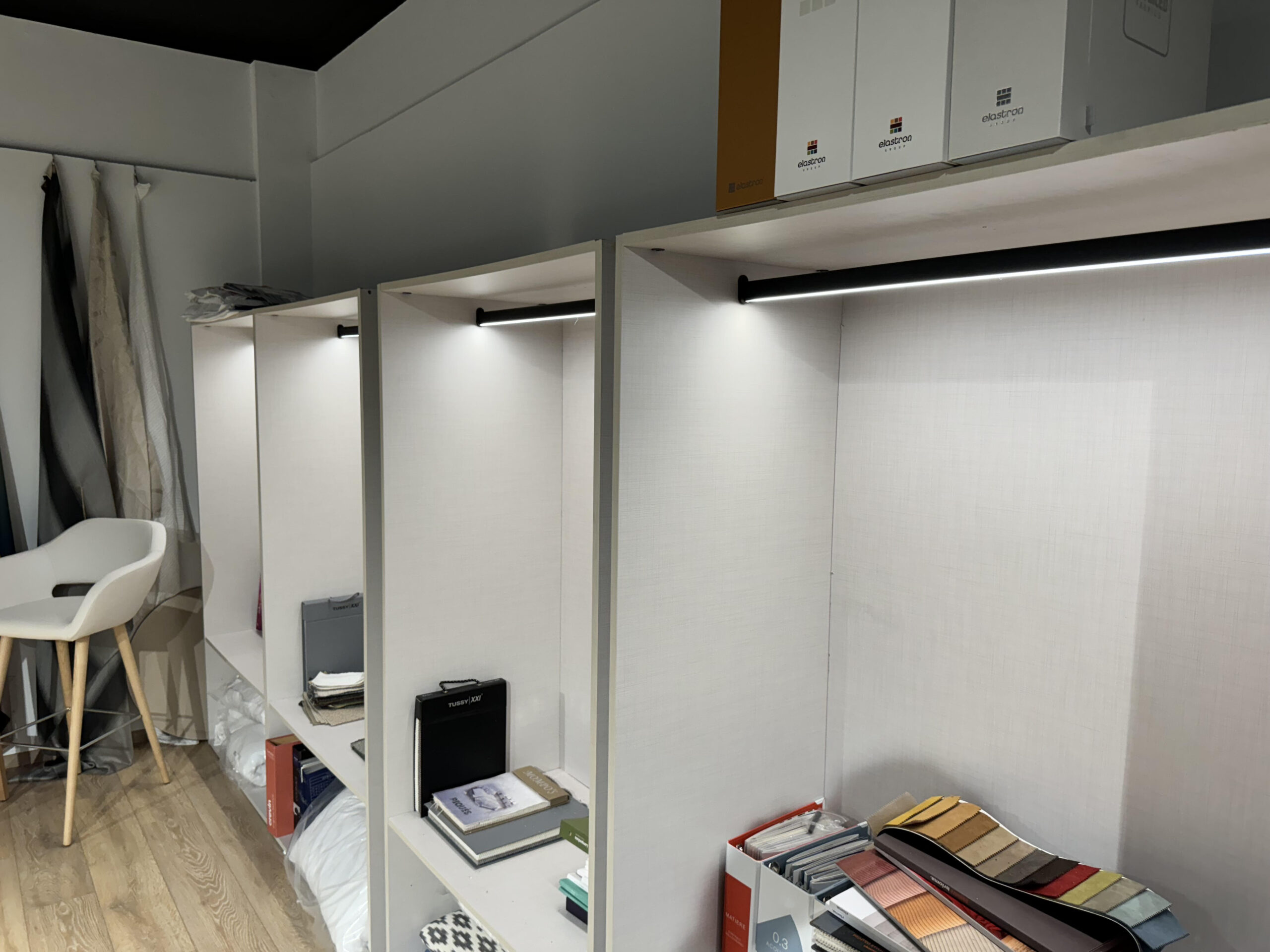 4ARMARIOSENCENDIDOS 1 scaled