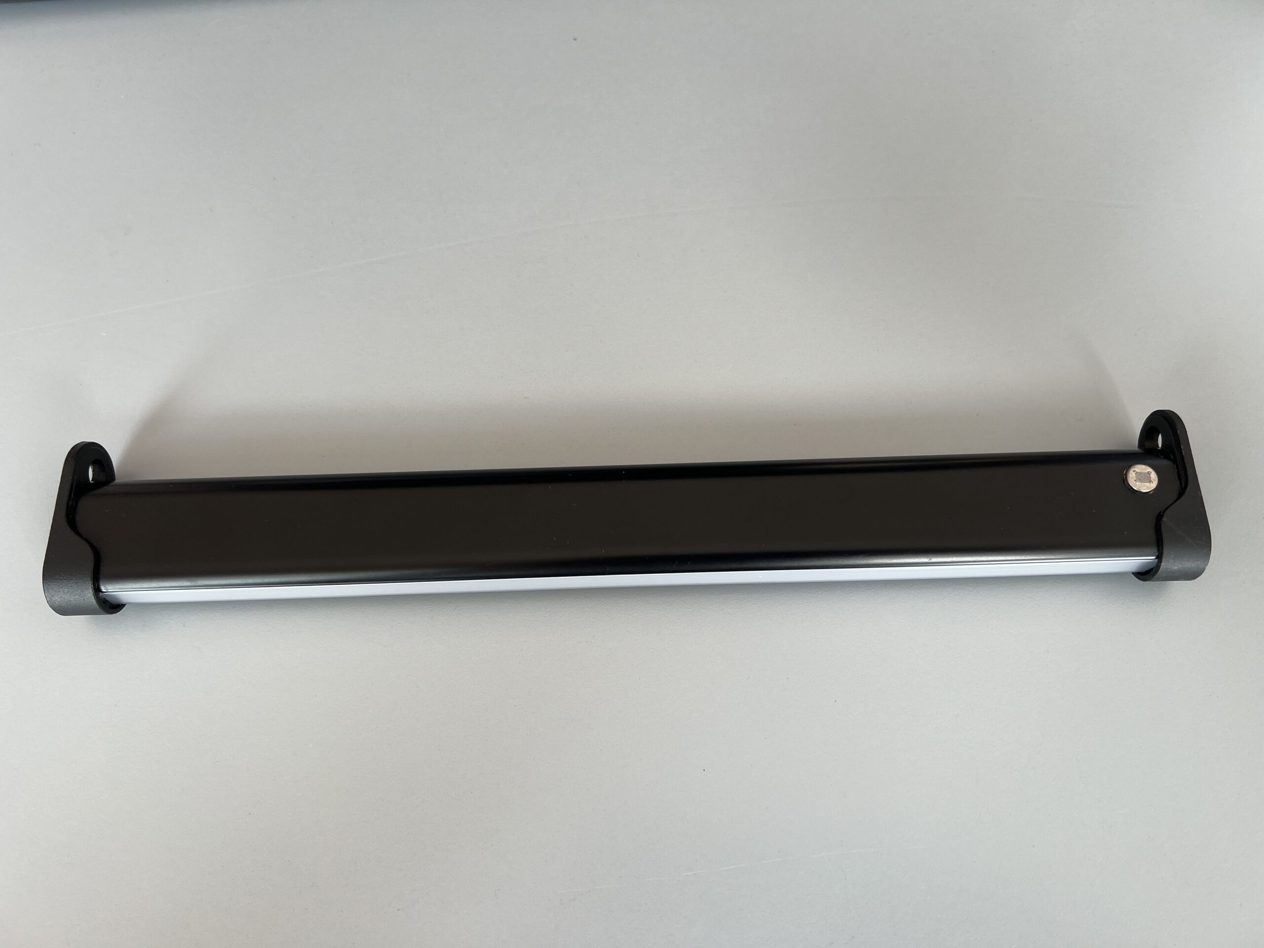 negro armariluz scaled